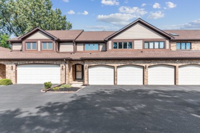 Move-in-ready townhome in Bartlett! This gem perfectly blends on Villa Olivia Country Club in Illinois - for sale on GolfHomes.com, golf home, golf lot