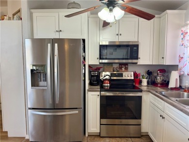 Stunning 3 Bed, 2 Bath Home with Mountain Views located in on Valle Vista Golf Course in Arizona - for sale on GolfHomes.com, golf home, golf lot