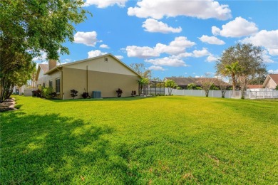 SELLER WILLING TO CONTRIBUTE $10,000 TOWARDS BUYERS CLOSING on Summerfield Crossing Golf Club in Florida - for sale on GolfHomes.com, golf home, golf lot