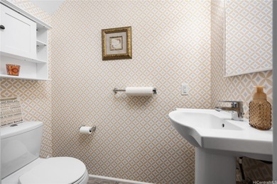 Welcome home to this beautifully maintained residence in the on Coral Creek Golf Course in Hawaii - for sale on GolfHomes.com, golf home, golf lot