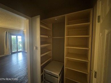 GROUND LEVEL CONDO! Welcome to this 2 bedroom, 2 bathroom condo on Cherokee Country Club in Tennessee - for sale on GolfHomes.com, golf home, golf lot