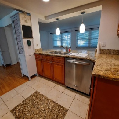 Under contract-accepting backup offers. Unfarmiliar with on Mainlands Golf Club in Florida - for sale on GolfHomes.com, golf home, golf lot