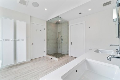 This stunning Single Family home in Aventura, FL was built in on Turnberry Isle Resort and Club in Florida - for sale on GolfHomes.com, golf home, golf lot