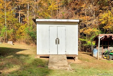 Come take a look at this spectacular home in Tanglewood Shores! on Tanglewood Shores Golf Club in Virginia - for sale on GolfHomes.com, golf home, golf lot