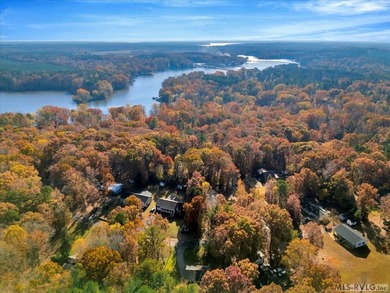 Come take a look at this spectacular home in Tanglewood Shores! on Tanglewood Shores Golf Club in Virginia - for sale on GolfHomes.com, golf home, golf lot