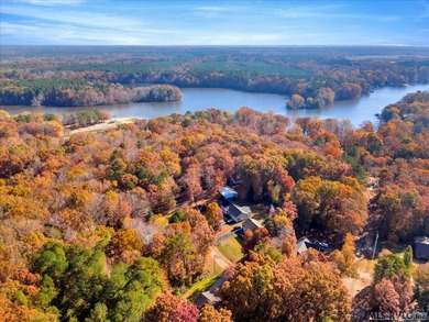 Come take a look at this spectacular home in Tanglewood Shores! on Tanglewood Shores Golf Club in Virginia - for sale on GolfHomes.com, golf home, golf lot