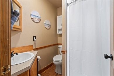 Stunning 6-bed, 5-bath home on the golf course in Flint Ridge! on Deer Valley Golf Course in Oklahoma - for sale on GolfHomes.com, golf home, golf lot