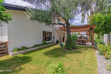 Beautifully updated turn-key home blends modern luxury with on Gainey Ranch Golf Club in Arizona - for sale on GolfHomes.com, golf home, golf lot