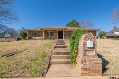 Welcome to this stunning 4-bedroom, 2.5-bathroom home with on Cherokee Club Estates Golf Course in Texas - for sale on GolfHomes.com, golf home, golf lot