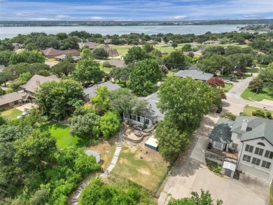 Welcome to lake life at its finest in DeCordova Bend Estates! on De Cordova Bend Country Club in Texas - for sale on GolfHomes.com, golf home, golf lot