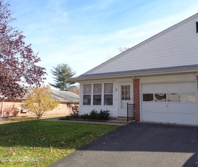 CLEAN & Move-In Ready Oakwood Two model w/ Two Full Baths in a on Keswick Village Golf Course in New Jersey - for sale on GolfHomes.com, golf home, golf lot