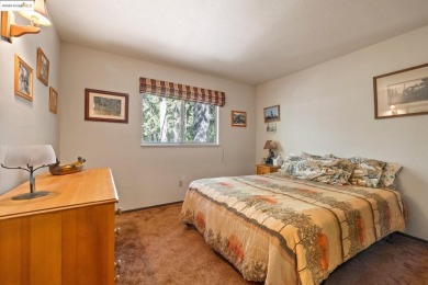 This cozy cabin comes fully furnished and move-in ready! This on Sequoia Woods Country Club in California - for sale on GolfHomes.com, golf home, golf lot