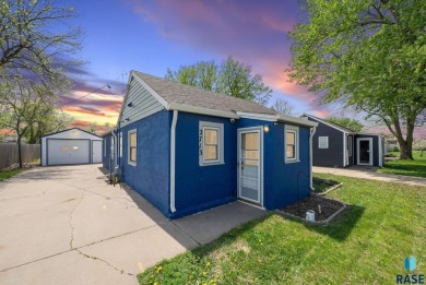 Cute as a button! This quaint one-level home is sure to impress on Elmwood Park Golf Course in South Dakota - for sale on GolfHomes.com, golf home, golf lot