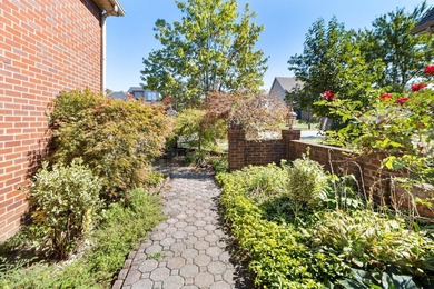 Vacation year round* Walk to Public Golf Course, lake for on Lakeside Golf Course in Kentucky - for sale on GolfHomes.com, golf home, golf lot