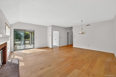 Sunny  Stylish in Heritage Hills!  Welcome to this beautifully on Somers Pointe Golf Club - West Hill in New York - for sale on GolfHomes.com, golf home, golf lot