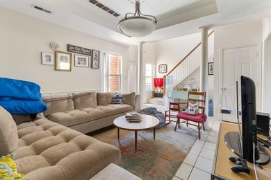 Vacation year round* Walk to Public Golf Course, lake for on Lakeside Golf Course in Kentucky - for sale on GolfHomes.com, golf home, golf lot