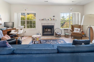 Vacation year round* Walk to Public Golf Course, lake for on Lakeside Golf Course in Kentucky - for sale on GolfHomes.com, golf home, golf lot