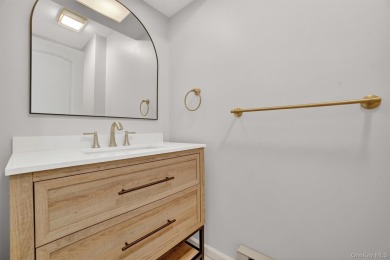 Sunny  Stylish in Heritage Hills!  Welcome to this beautifully on Somers Pointe Golf Club - West Hill in New York - for sale on GolfHomes.com, golf home, golf lot