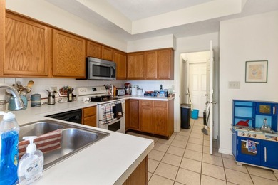 Vacation year round* Walk to Public Golf Course, lake for on Lakeside Golf Course in Kentucky - for sale on GolfHomes.com, golf home, golf lot