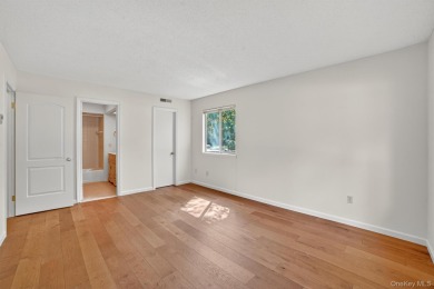 Sunny  Stylish in Heritage Hills!  Welcome to this beautifully on Somers Pointe Golf Club - West Hill in New York - for sale on GolfHomes.com, golf home, golf lot