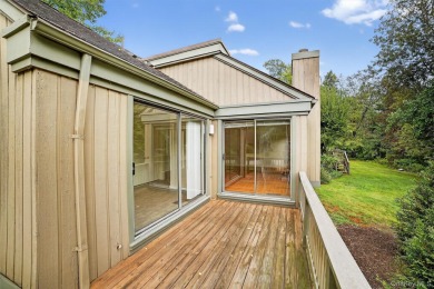 Sunny  Stylish in Heritage Hills!  Welcome to this beautifully on Somers Pointe Golf Club - West Hill in New York - for sale on GolfHomes.com, golf home, golf lot