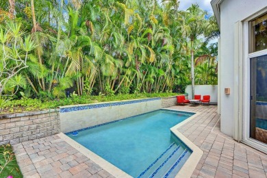 Light & open, this lovely 2-story home of 3 bedrooms & 2 1/2 on Woodfield Country Club in Florida - for sale on GolfHomes.com, golf home, golf lot