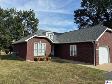 Welcome to this delightful 2-bedroom, 2-bath patio home on Hillcrest Country Club in Kentucky - for sale on GolfHomes.com, golf home, golf lot