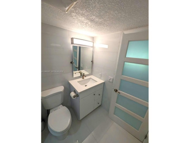 Did I say Chic???!!!

La Creme de la creme!!! Love where you on Hollybrook Golf and Tennis Club  in Florida - for sale on GolfHomes.com, golf home, golf lot