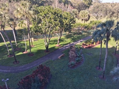 I'm screaming there's Nothing lacking here!  You name it on Pembroke Lakes Golf Club in Florida - for sale on GolfHomes.com, golf home, golf lot