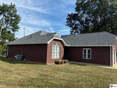 Welcome to this delightful 2-bedroom, 2-bath patio home on Hillcrest Country Club in Kentucky - for sale on GolfHomes.com, golf home, golf lot