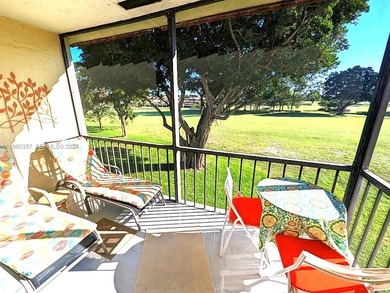 Did I say Chic???!!!

La Creme de la creme!!! Love where you on Hollybrook Golf and Tennis Club  in Florida - for sale on GolfHomes.com, golf home, golf lot