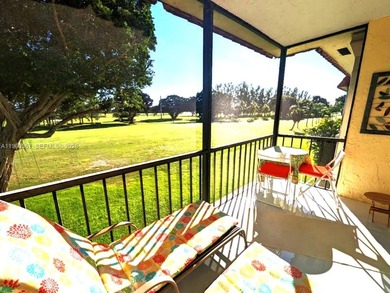 Did I say Chic???!!!

La Creme de la creme!!! Love where you on Hollybrook Golf and Tennis Club  in Florida - for sale on GolfHomes.com, golf home, golf lot