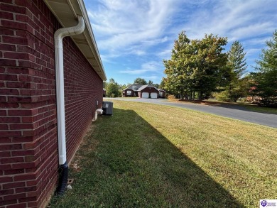 Welcome to this delightful 2-bedroom, 2-bath patio home on Hillcrest Country Club in Kentucky - for sale on GolfHomes.com, golf home, golf lot