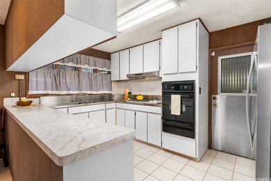 Welcome home to this well-maintained single-level residence on Honolulu Country Club in Hawaii - for sale on GolfHomes.com, golf home, golf lot