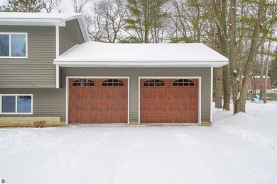 Discover your dream home! This beautifully renovated property on Twin Birch Golf Club in Michigan - for sale on GolfHomes.com, golf home, golf lot