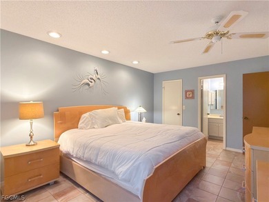 Welcome to this beautifully maintained 2 bedroom, 2 bathroom end on  in Florida - for sale on GolfHomes.com, golf home, golf lot