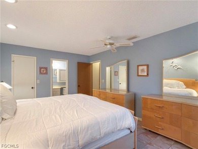 Welcome to this beautifully maintained 2 bedroom, 2 bathroom end on  in Florida - for sale on GolfHomes.com, golf home, golf lot