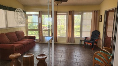 COME SEE THIS FANTASTIC GOLF VILLA WITH NEW A/C, NEW on Gator Trace Golf and Country Club in Florida - for sale on GolfHomes.com, golf home, golf lot