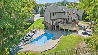 MOVE RIGHT INTO this 5 Bedroom Colonial that has *A LOT* to on Beacon Hill Golf Club in Michigan - for sale on GolfHomes.com, golf home, golf lot