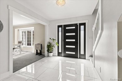 MOVE RIGHT INTO this 5 Bedroom Colonial that has *A LOT* to on Beacon Hill Golf Club in Michigan - for sale on GolfHomes.com, golf home, golf lot