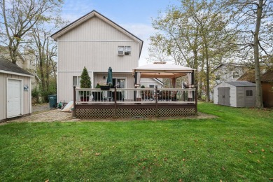 Welcome to this well maintained 3 bedroom 2 bath home nestled in on Pocono Farms Country Club in Pennsylvania - for sale on GolfHomes.com, golf home, golf lot