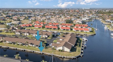 Motivated Seller!  END-UNIT, SINGLE LEVEL, CANAL FRONT, DIRECT on Saint Andrews South Golf Club in Florida - for sale on GolfHomes.com, golf home, golf lot