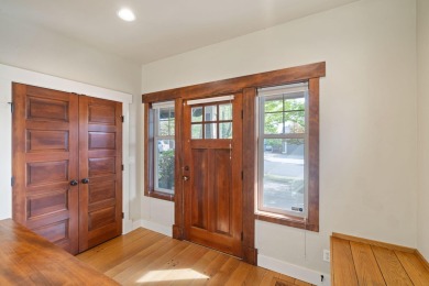 Classic Westside Bend craftsman design embodies timeless on Rivers Edge Golf Resort in Oregon - for sale on GolfHomes.com, golf home, golf lot