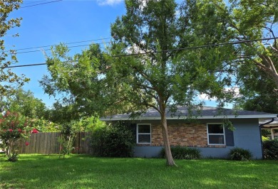 LOCATION, LOCATION, LOCATION... Welcome Home to this 3/2 on The Golf Club of Ocala in Florida - for sale on GolfHomes.com, golf home, golf lot