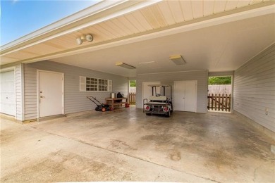Do you have a large family? Welcome to your dream home! This on Oak Knoll Country Club in Louisiana - for sale on GolfHomes.com, golf home, golf lot