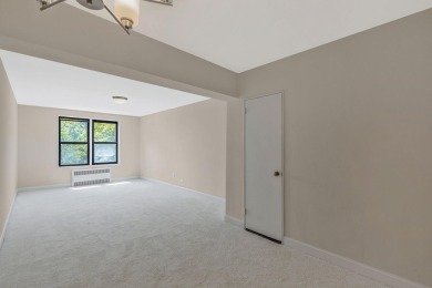 Fully renovated two-bedroom, one-bathroom end unit with elevator on Forest Park Golf Course in New York - for sale on GolfHomes.com, golf home, golf lot