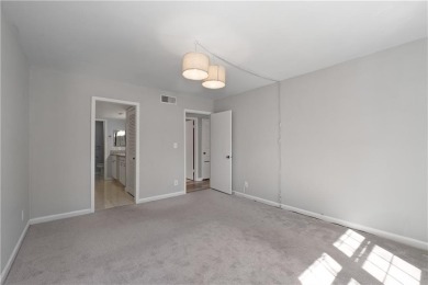 Move-in Ready 2 bed/2 bath mid-level unit (7 steps) at Cross on Cross Creek Golf Course in Georgia - for sale on GolfHomes.com, golf home, golf lot
