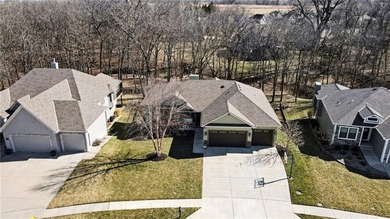 Located in the desirable Rollins Landing neighborhood, this home on Paradise Pointe Golf Complex in Missouri - for sale on GolfHomes.com, golf home, golf lot