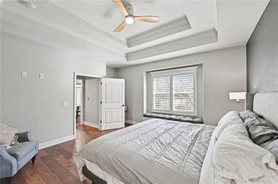 Located in the desirable Rollins Landing neighborhood, this home on Paradise Pointe Golf Complex in Missouri - for sale on GolfHomes.com, golf home, golf lot