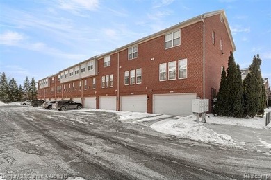 This beautiful 2-bedroom condo in Southfield offers an array of on Evergreen Hills Golf Course in Michigan - for sale on GolfHomes.com, golf home, golf lot